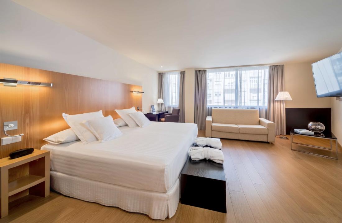 Occidental Cadiz Hotel Im Zentrum Von Cadiz In Der Nahe Des Strandes Playa De La Victoria Barcelo Com