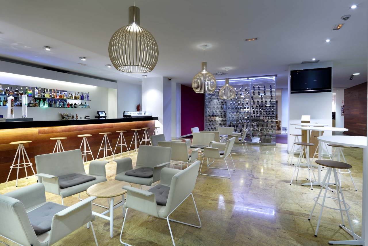 Champs Sport Bar