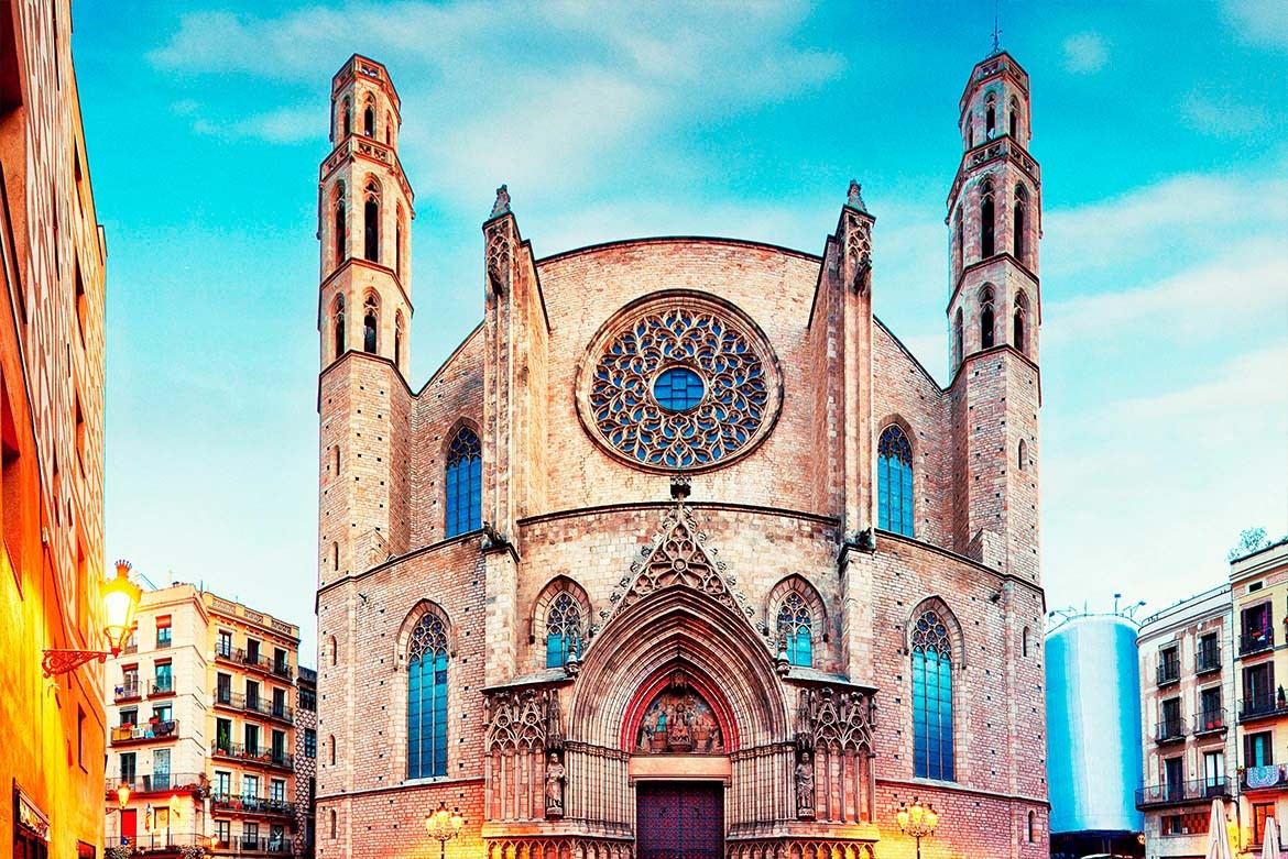 what-to-do-barcelona-born-pin-and-travel-1