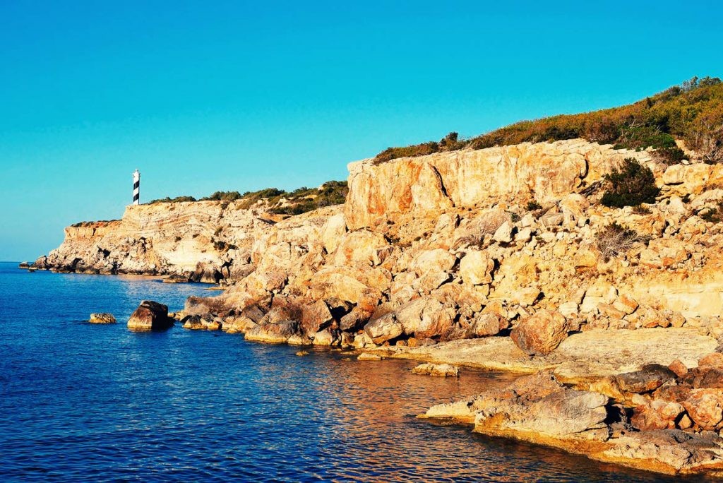 Die Punta des Moscarter ist ein beliebtes Ausflugsziel auf Ibiza.