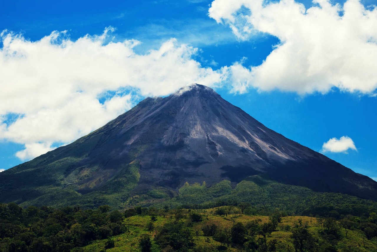 volcanoes-of-america-pin-and-travel