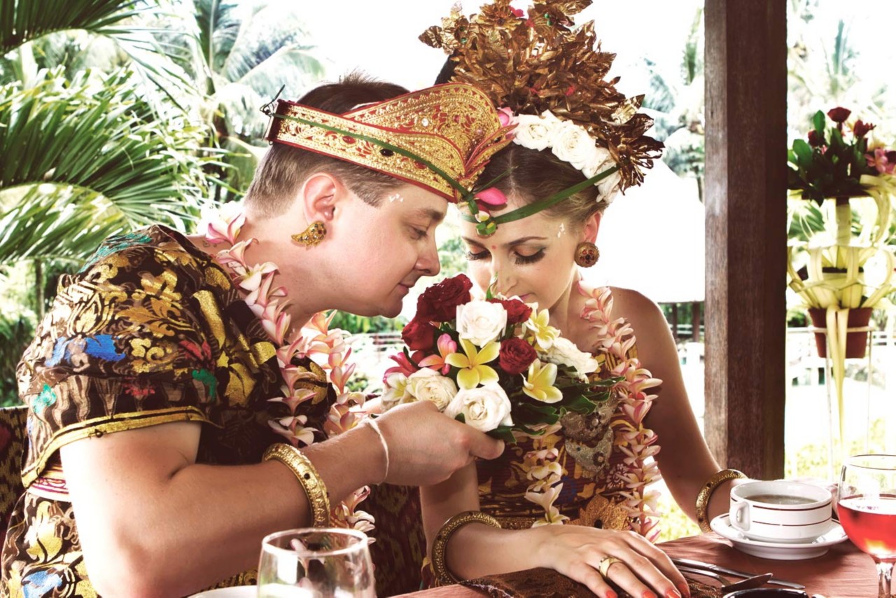 Rito tradizionale di Bali su spiagge bellissime per idee per matrimonio originali