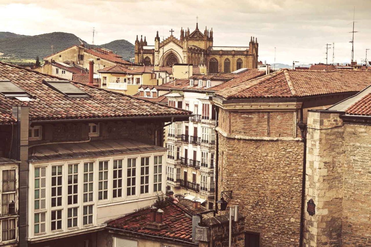 protestante ligero Toro Dónde viajar en octubre: al casco antiguo de las ciudades más bonitas de  España