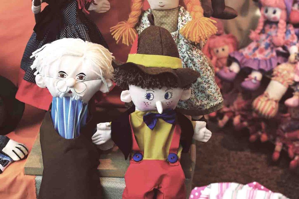 Cerca idee per la Festa del Papà, e rivivi la storia di Geppetto e Pinocchio