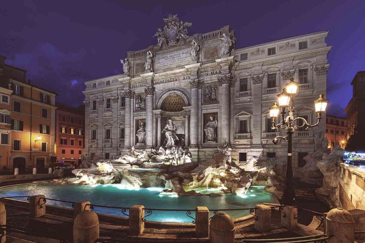 La fontana di Trevi è uno dei luoghi più belli di Roma e de La Dolce Vita