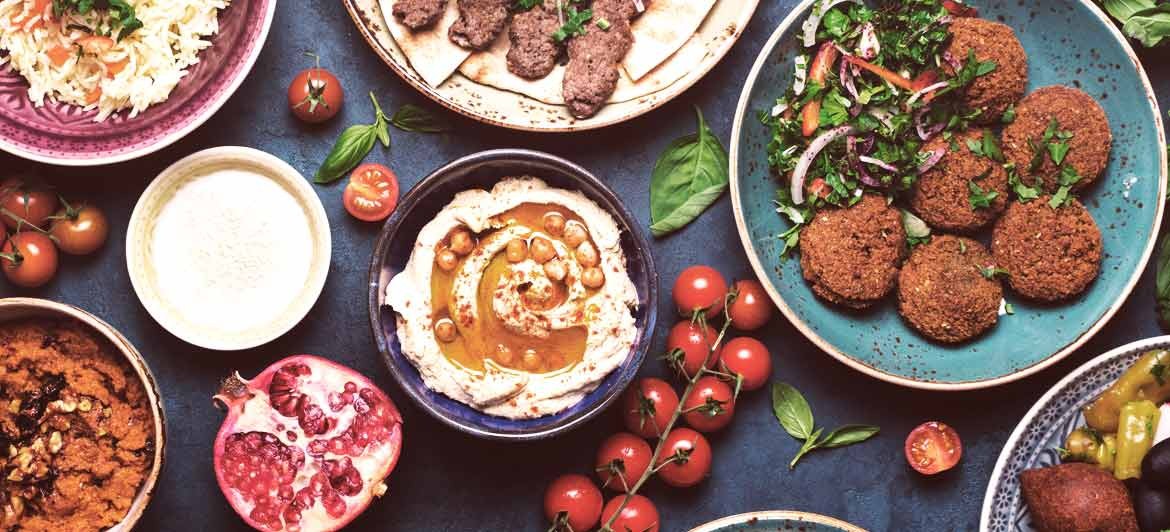 Viele typische arabische Gerichte sind in der ganzen Welt bekannt.