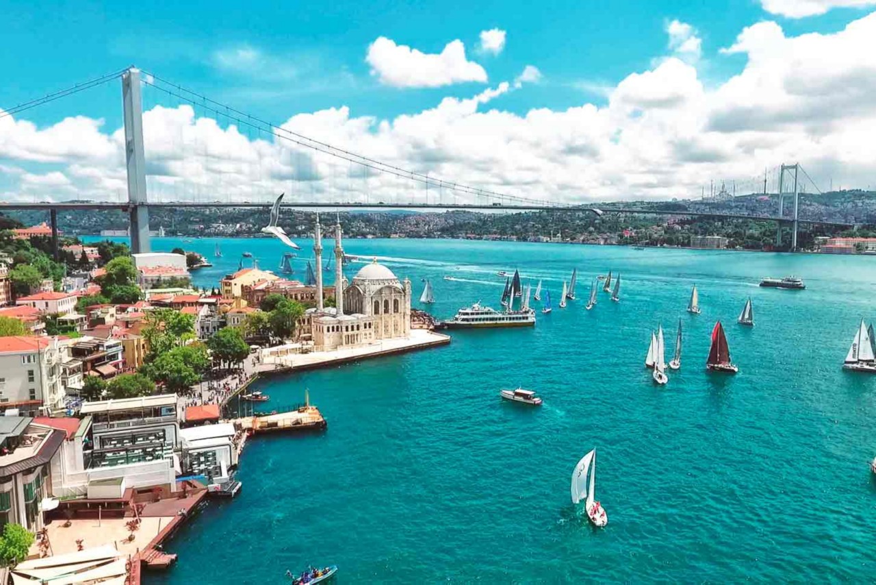 Urlaub im Orient: Istanbul am Bosporus.