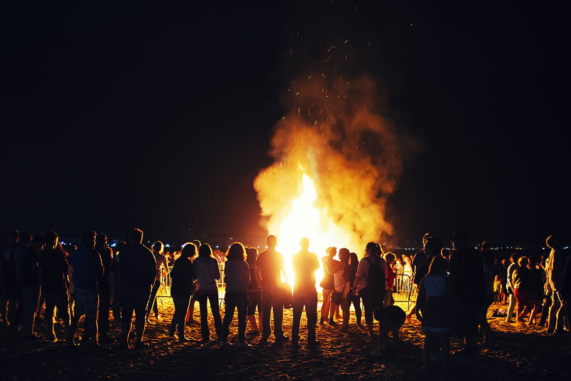 Noche de Juan rituales, deseos y mucho fuego