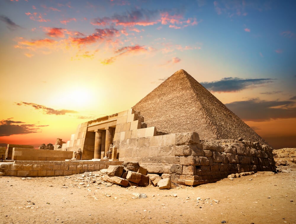 Die schönsten Sonnenuntergänge und Aufgänge der Welt: Pyramiden von Giseh.