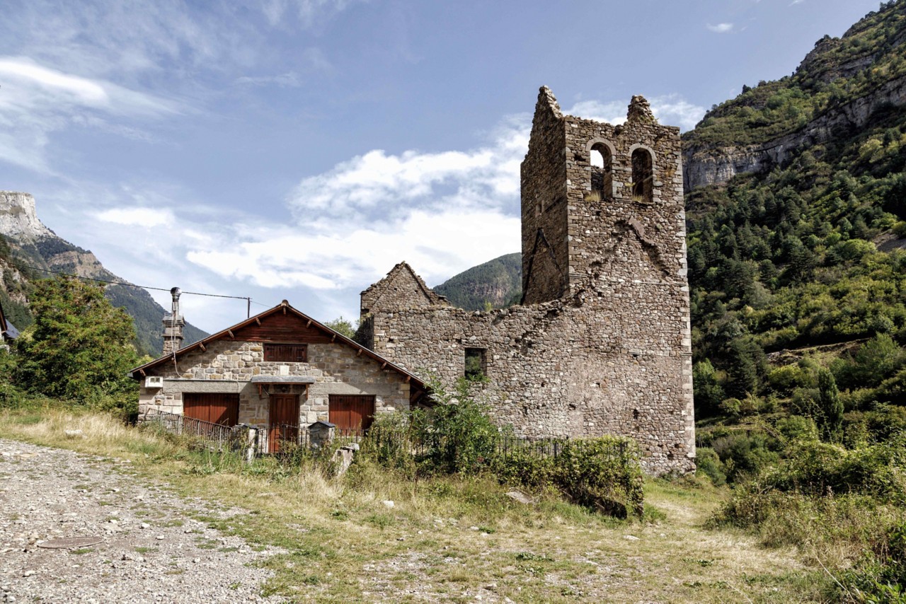 Canfranc: Ruinen einer alten Kirche