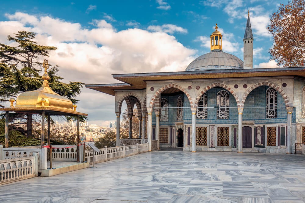 There are so many ways to enjoy Istanbul culture, but one of our favourites is Topkapi Palace