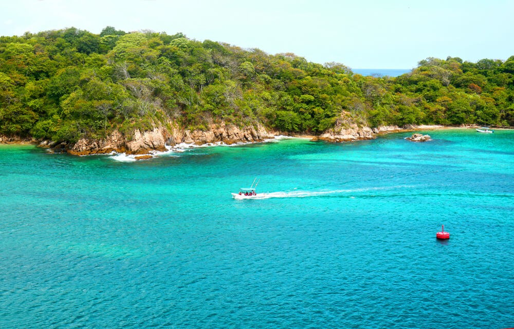 The wilderness of Huatulco is ideal for Valentine’s getaways
