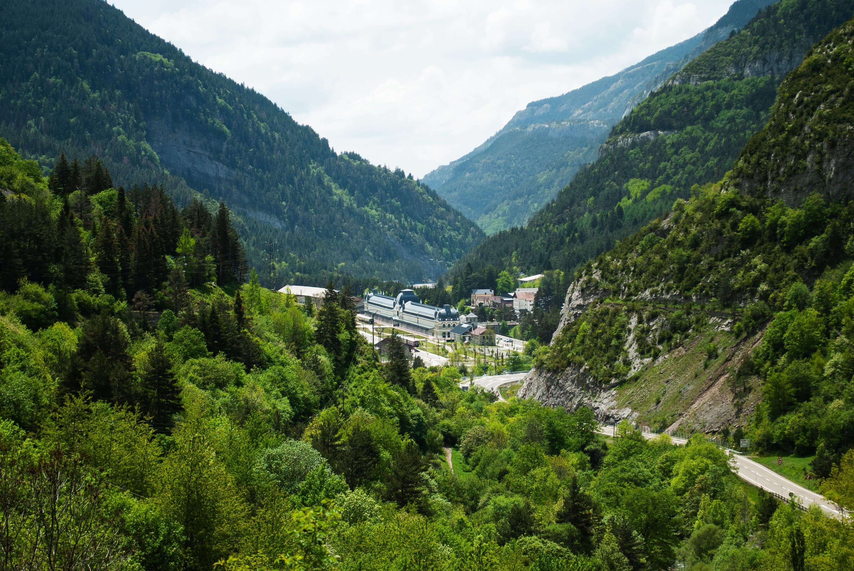 Viaje literario y gastronómico a la Estación de Canfranc