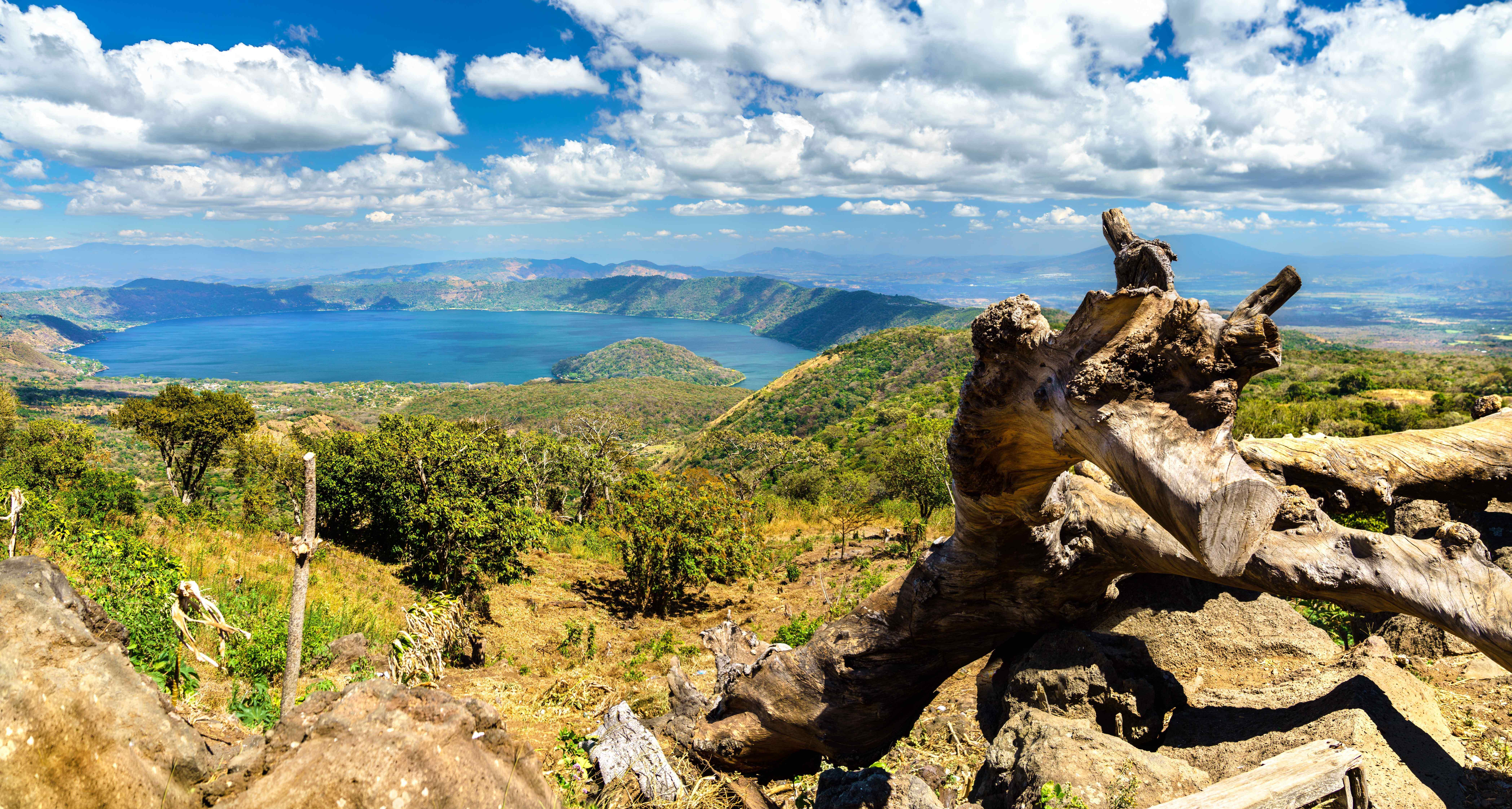 Places to Visit in El Salvador: Ruins, Beaches, and Volcanoes